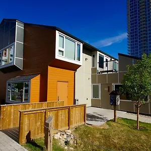 Hi Centre - , YYC Kanada