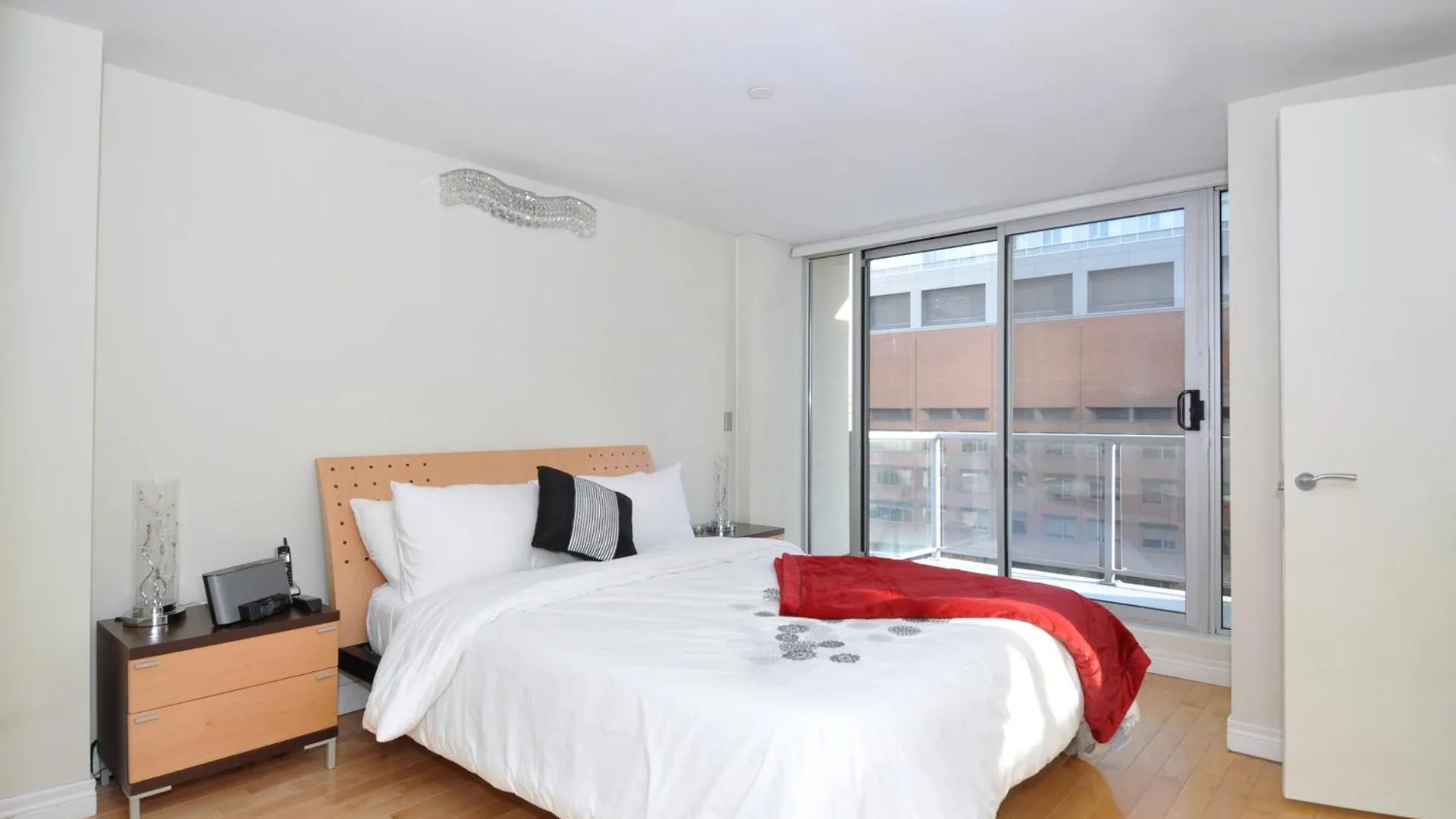 Hotel Yonge Suites Furnished Apartments Toronto
