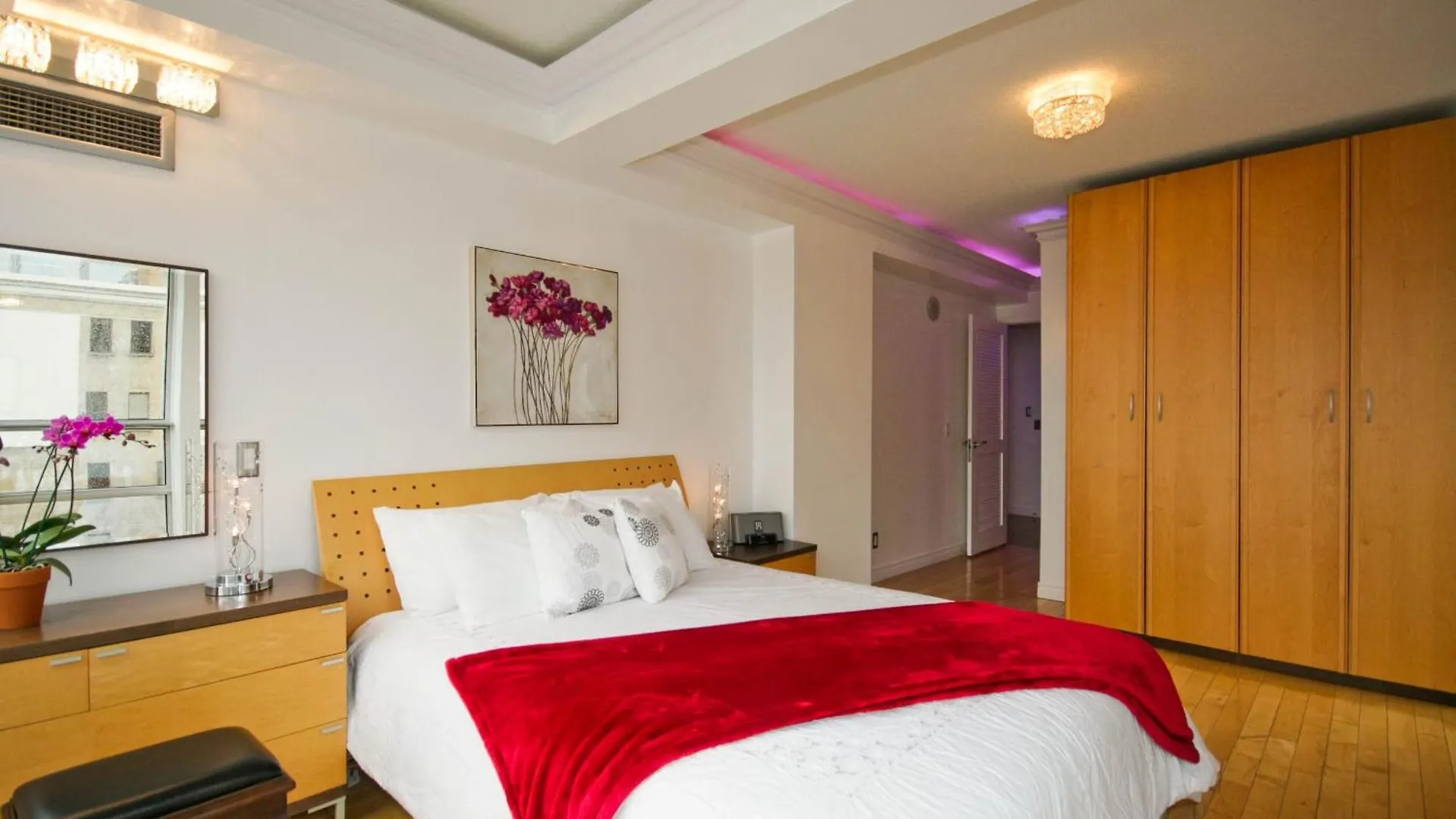 Yonge Suites Furnished Apartments Toronto Hotel