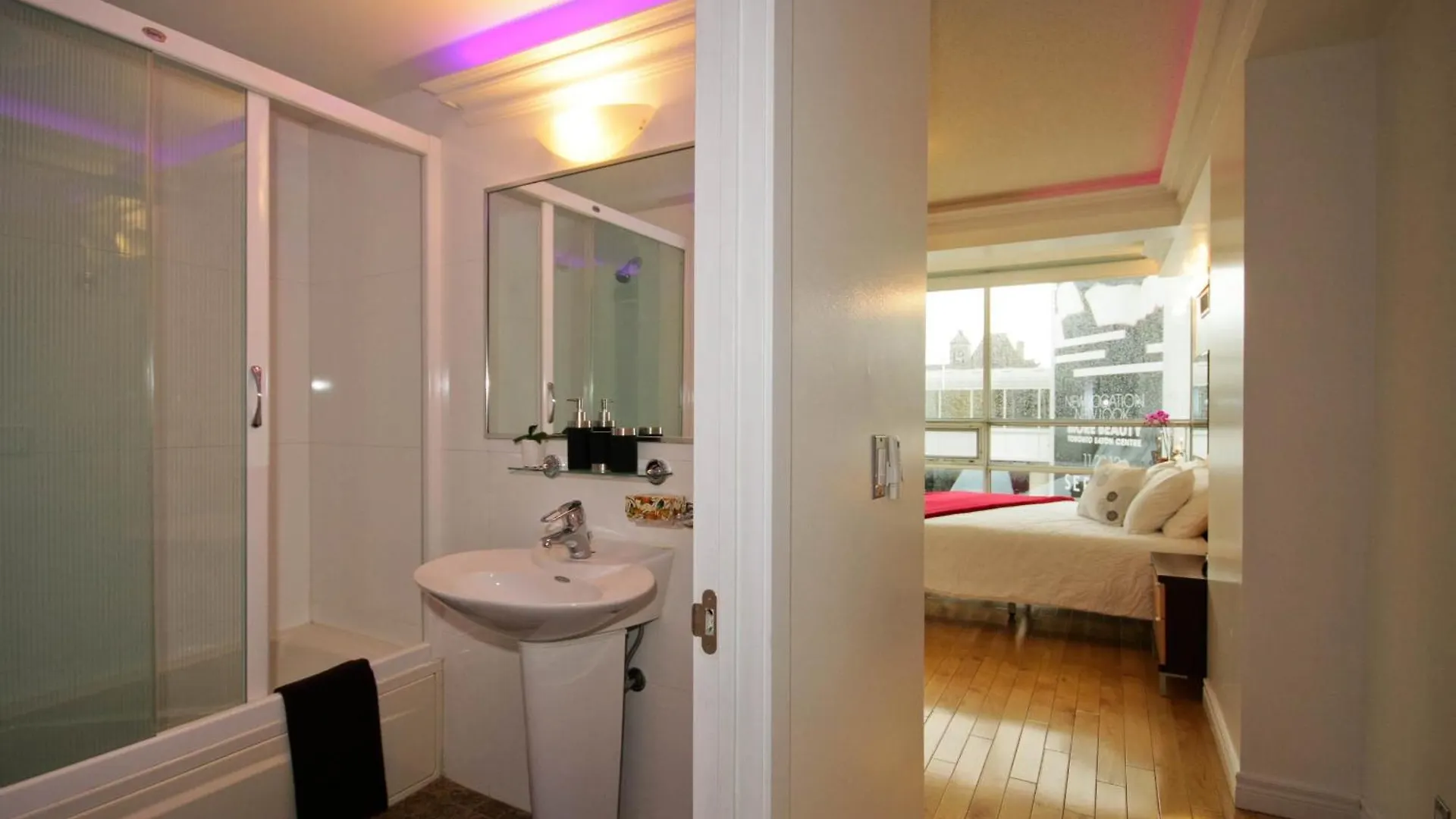 Yonge Suites Furnished Apartments Toronto