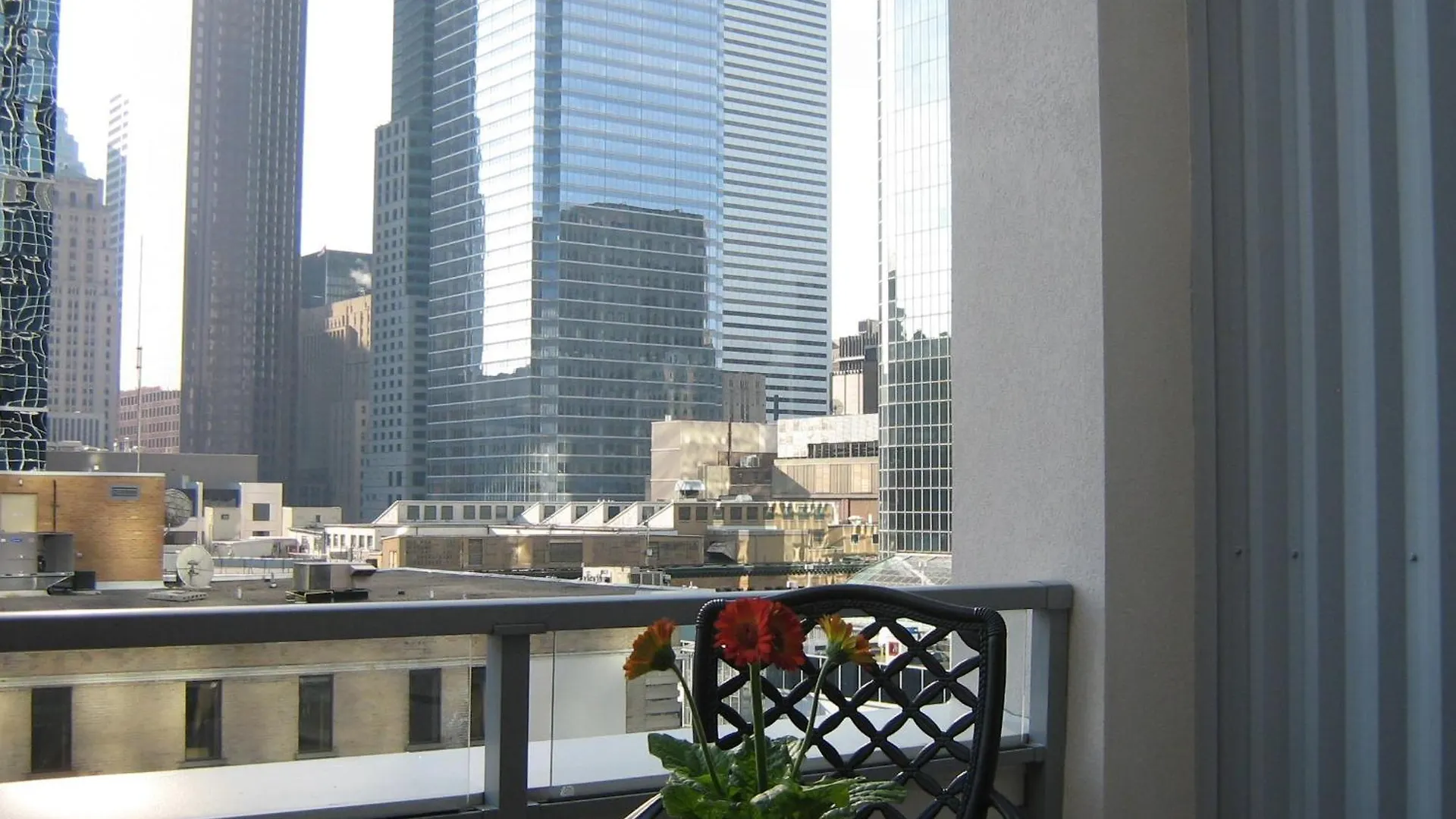 Yonge Suites Furnished Apartments Toronto Canadá