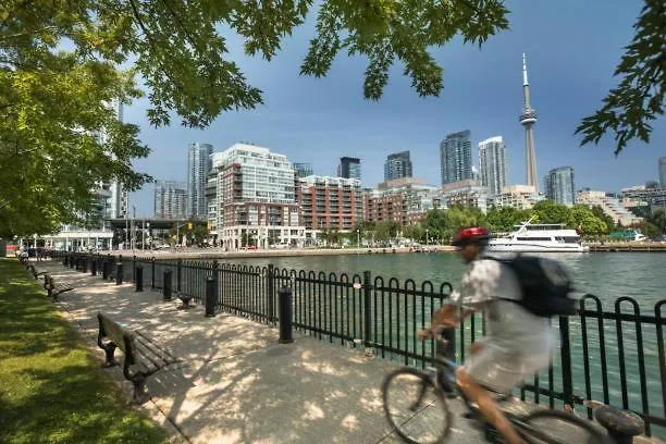 Yonge Suites Furnished Apartments Toronto 2*,  Canadá